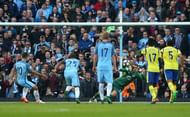 MANCHESTER, ENGLAND - OCTOBER 15: Maarten Stekelenburg of Everton (R) saves Sergio Aguero of Manchester City (L) penalty during the Premier League match between Manchester City and Everton at Etihad Stadium on October 15, 2016 in Manchester, England.  (Photo by Alex Livesey/Getty Images)